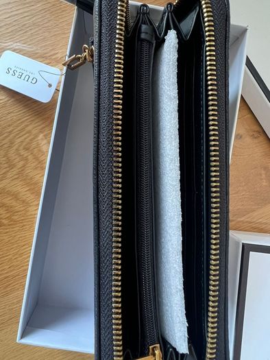 Guess Purse. Christmas gift idea.