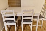 Dining table &amp; chairs