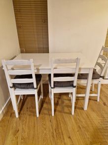 Dining table & chairs