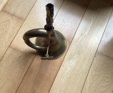 Brass bulb horn