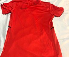 Boys nike top size XS like new