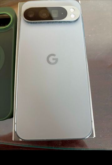 Google Pixel 9 Pro XL 256gb Haze, boxed in excellent condition