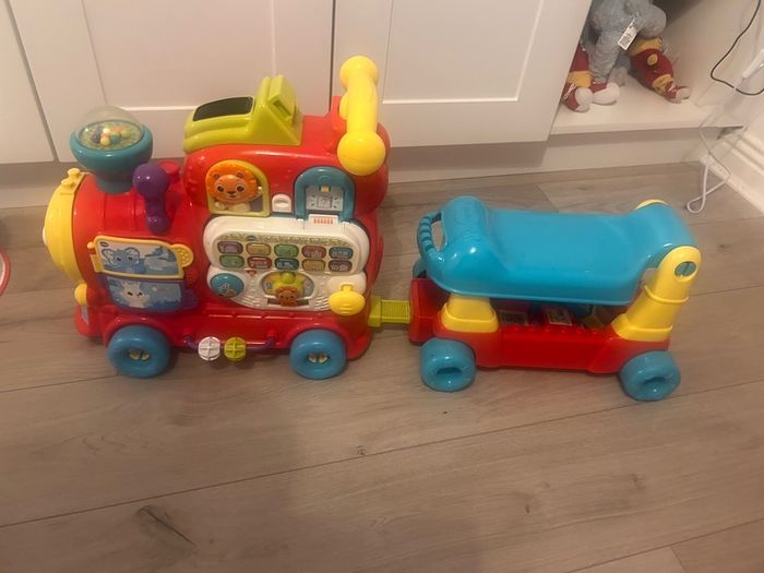 vTech train
