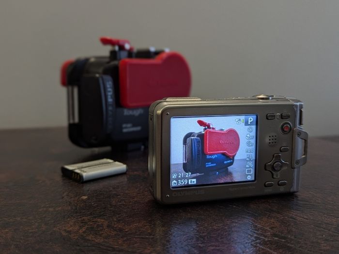 Olympus Tough 8010 Fully Working, 2 Batteries Included