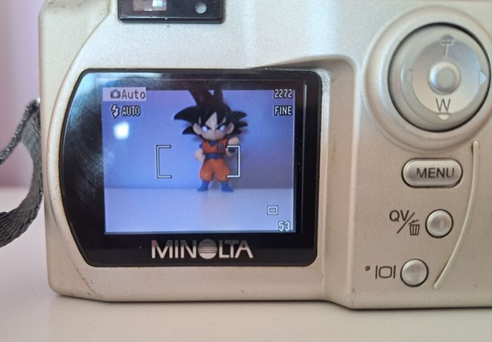 Minolta Dimage S404