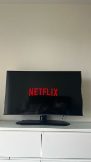 Samsung 43" 4K Ultra HD HDR LED Smart TV