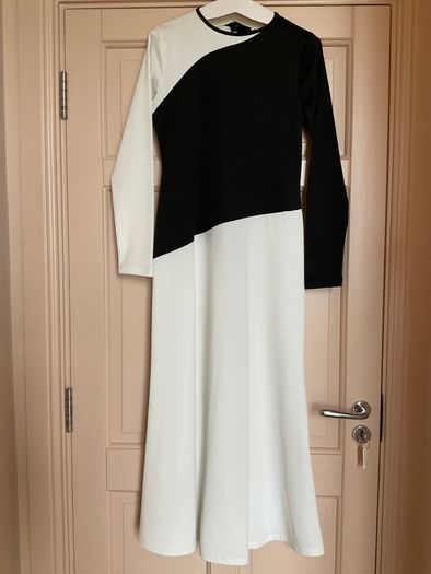 Stunning elegant like new black and white statement occasion dress 10 12