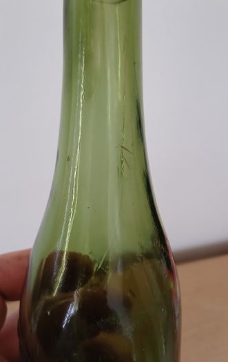 Hassett Ennis bottle (cracked)