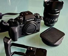 Fujifilm X-T4 + Fujinon XF 16-80mm + Smallrig L-Bracket (MINT/NEW)
