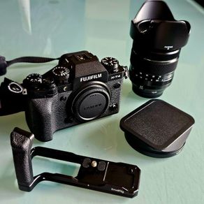 Fujifilm X-T4 + Fujinon XF 16-80mm + Smallrig L-Bracket (MINT/NEW)