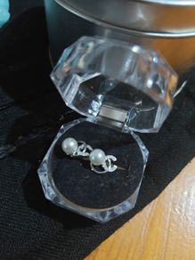 stud earrings