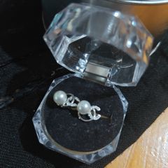 stud earrings