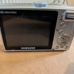 Samsung VLUU L100 Digital Camera