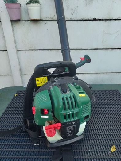 leaf blower