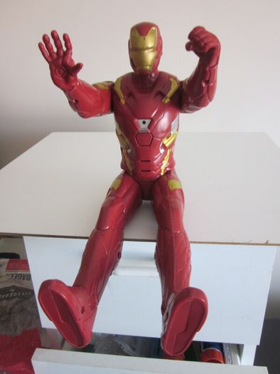 Talking Iron Man Marvel Avengers 12"