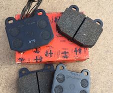 Front Brake Pads (Alfa Romeo 75 90 RZ SZ)
