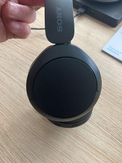 Sony wireless headphones WH-CH520