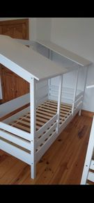 Kids house bed