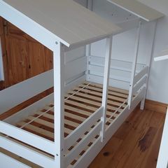 Kids house bed