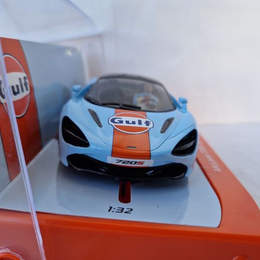 Scalextric  McLaren 720S Gulf Edition Slot Car ( C4394 GT Touring supercar )