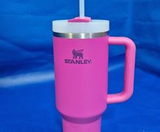 Stanley Quencher H2.0 Tumbler  Fuchsia Pink 40oz  1.18L  NEW