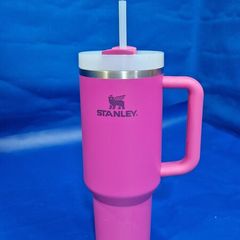 Stanley Quencher H2.0 Tumbler  Fuchsia Pink 40oz  1.18L  NEW