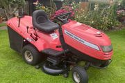 Ride on lawnmower