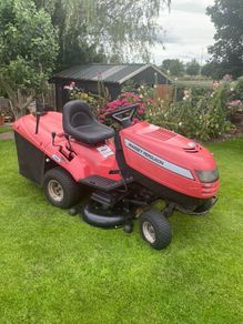 Ride on lawnmower