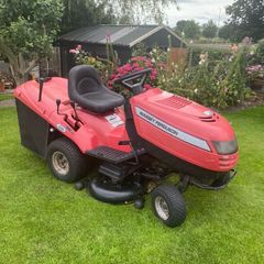 Ride on lawnmower