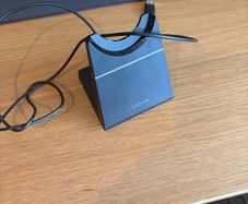 Charging stand for Jabra Evolve2 65