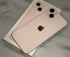iPhone 13 pink