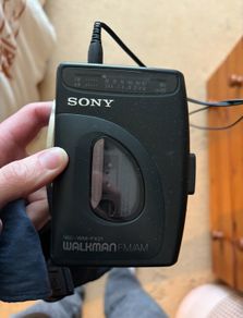 Sony Walkman [Vintage 1992] WM-FX21 AM/FM Cassette Player