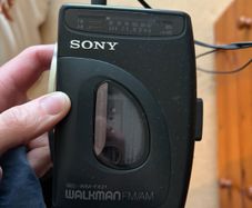 Sony Walkman [Vintage 1992] WM-FX21 AM/FM Cassette Player