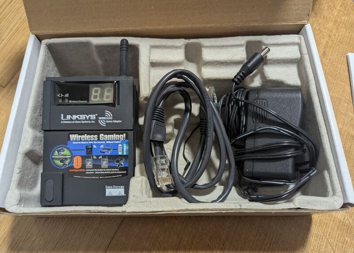 Linksys Wireless-B Game Adapter (WGA11B-FR)  Console WiFi Adapter for PS2 or Xbox