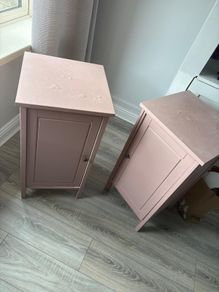 2 bedside lockers