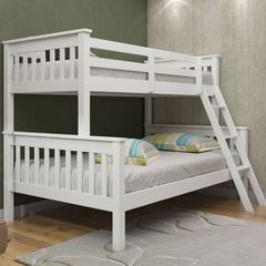 Triple bunk bed