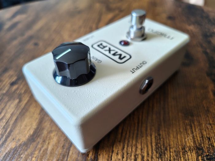 MXR Micro Amp (M133)