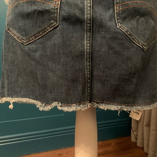 Tommy Hilfiger mini denim skirt. Size 29