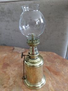 vintage petit French pigeon oil lamp