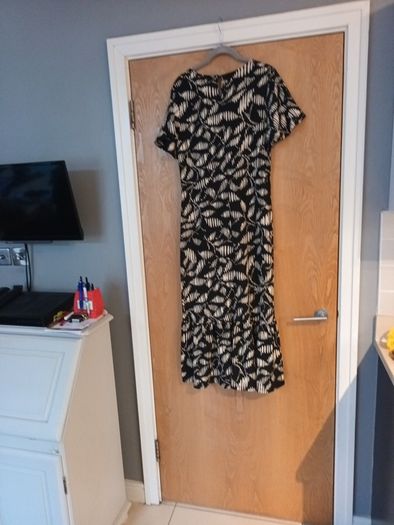Dunnes  Stores  Print Frill Hem Dress.  S. M- 12.   B.N.W.T.