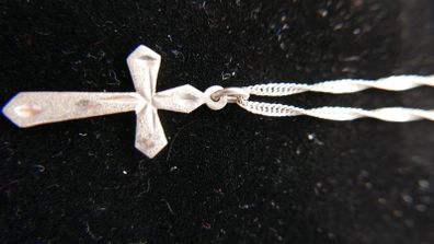 Vintage Sterling Silver 925  Cross Pendant Necklace 16"