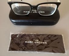Marc Jacobs womens reading glasses case and cleaning cloth