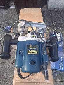 Router and router table