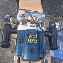 Router and router table