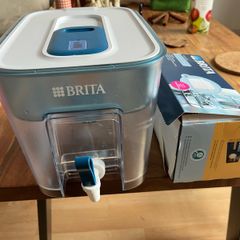 Brita Flow 8.2L water filter tank + 5 new MAXTRA PRO filters