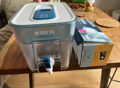 Brita Flow 8.2L water filter tank + 5 new MAXTRA PRO filters