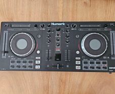 Numark Mixtrack Platinum DJ Controller Serato