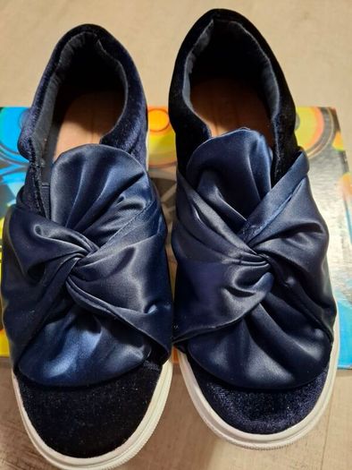 New shoes size 4