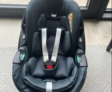 Maxi cosi pebble 360 and base