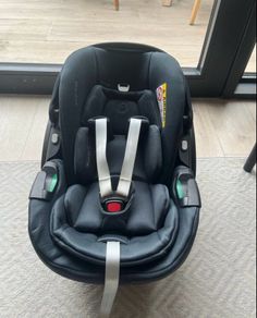 Maxi cosi pebble 360 and base